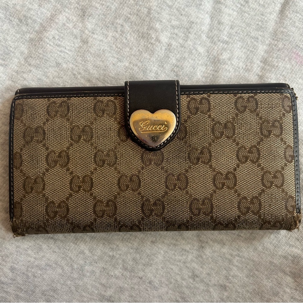 Authentic GUCCI GG GUCCISSIMA PATENT WALLET